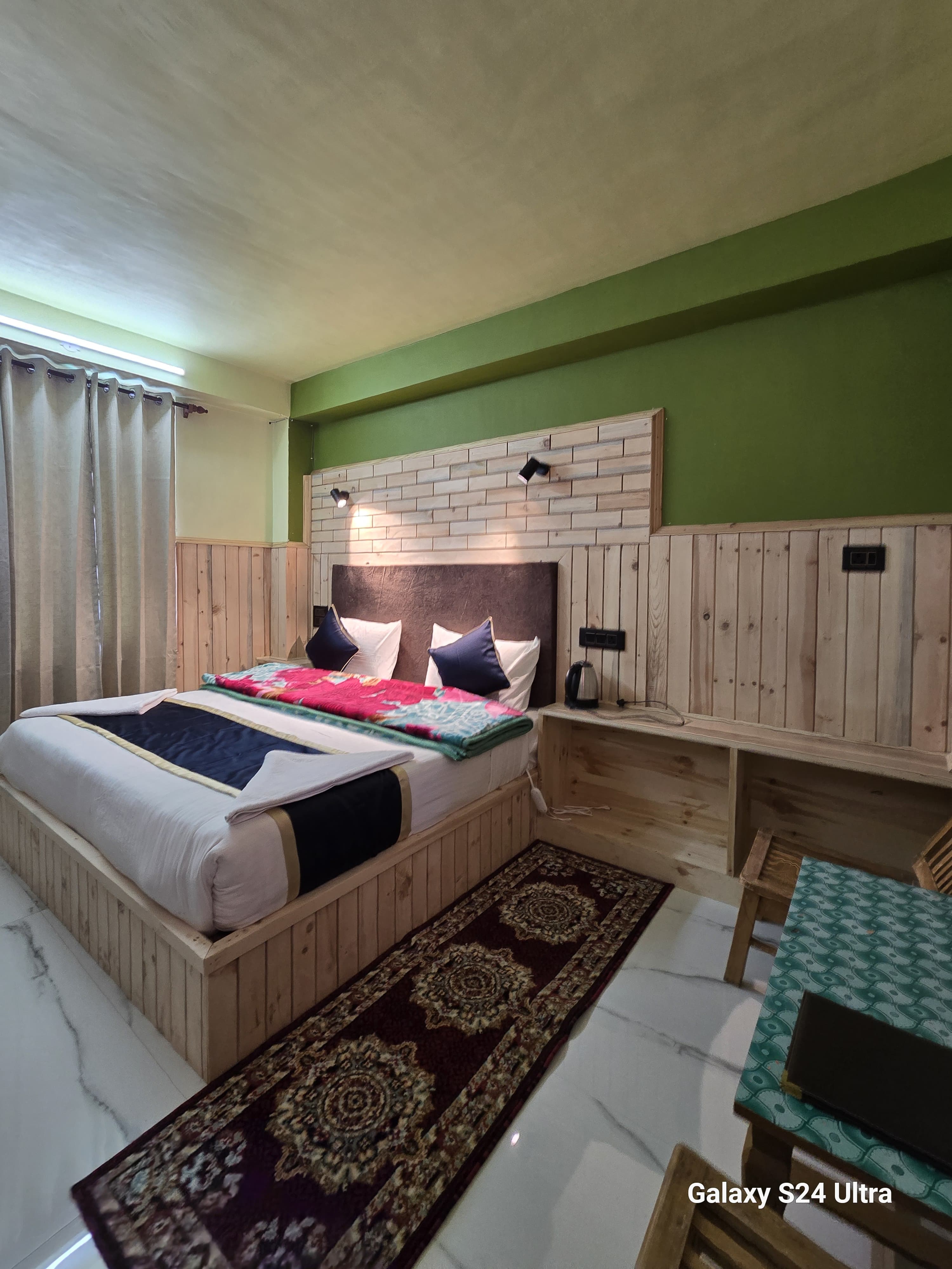 Guest memory at Hotel Him Paradise Kalpa