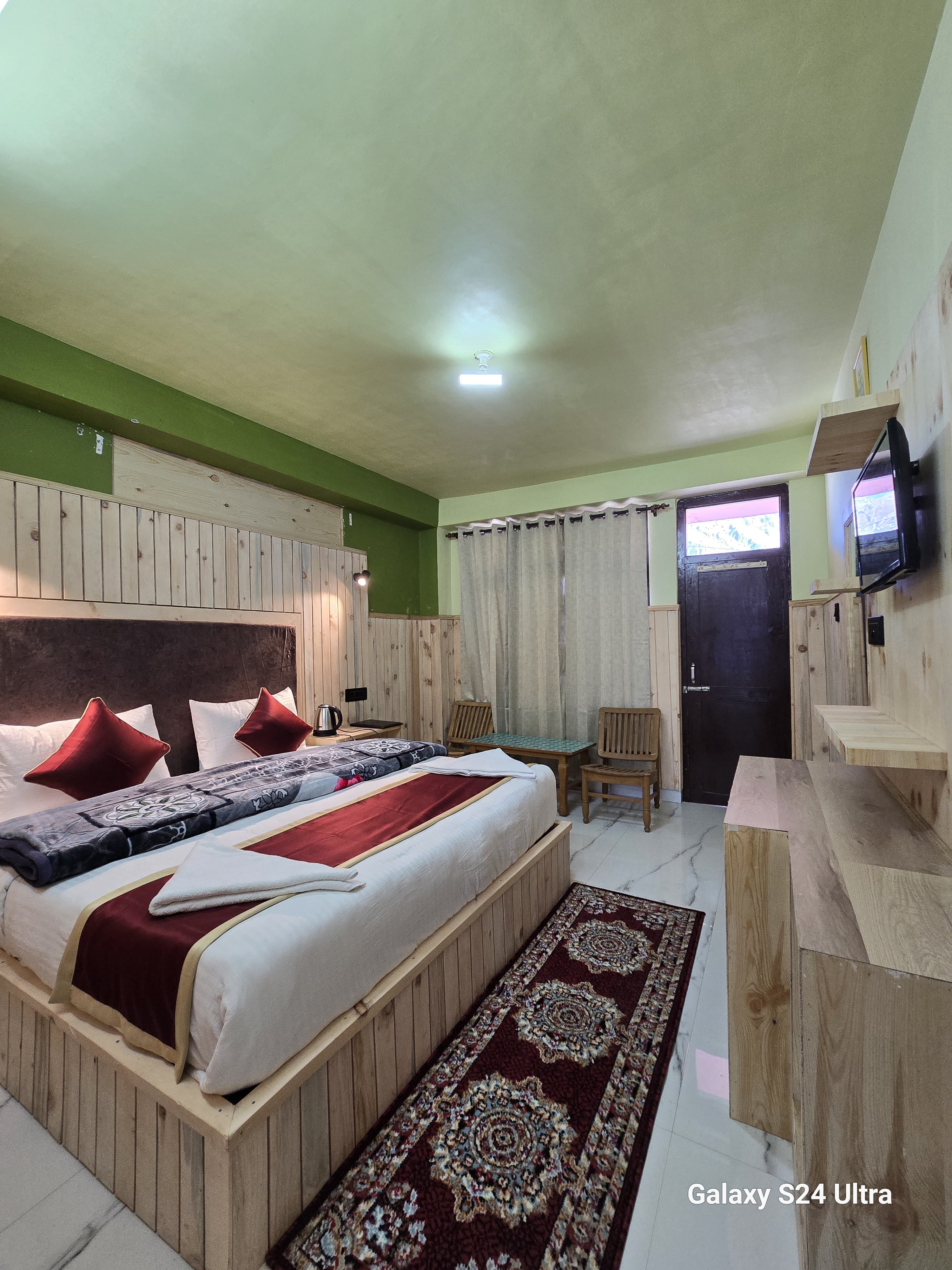 Hotel Him Paradise Kalpa room view 1