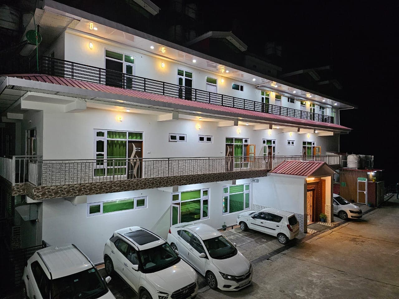 Hotel Him Paradise Manali — Luxury Boutique in Old Manali