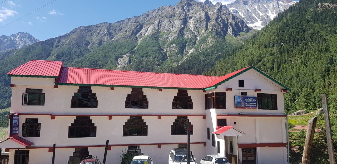 Hotel Sarahan Inn — Valley Views in Sarahan